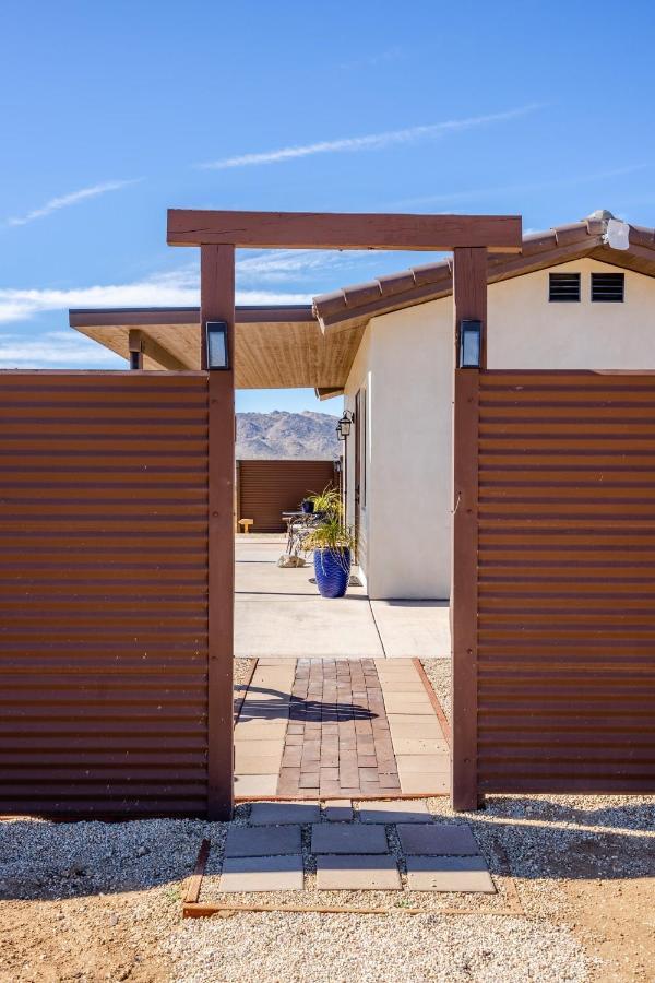 Quails Nest L Classic At Park Entrance *